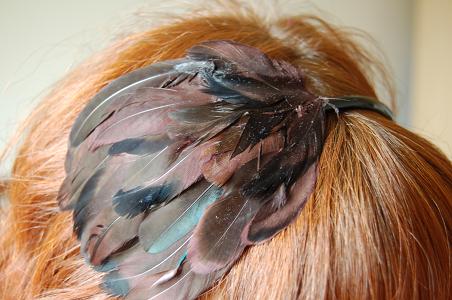  the feathers with blue and purple highlights brown feather fascinator